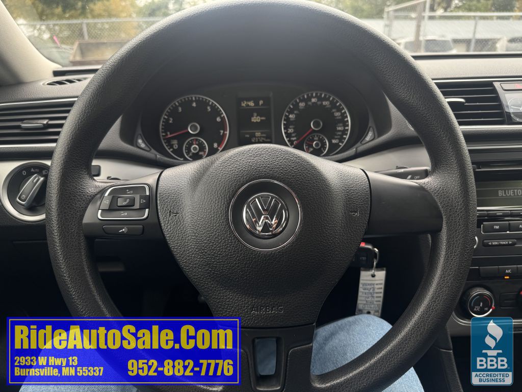 2014 Volkswagen Passat Image 19