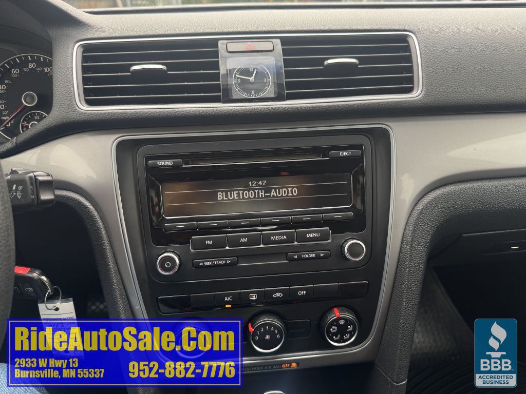 2014 Volkswagen Passat Image 21