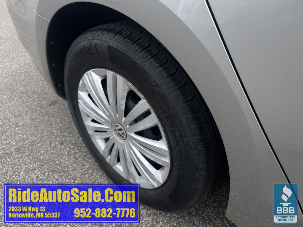 2014 Volkswagen Passat Image 28