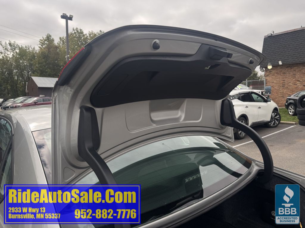 2014 Volkswagen Passat Image 31