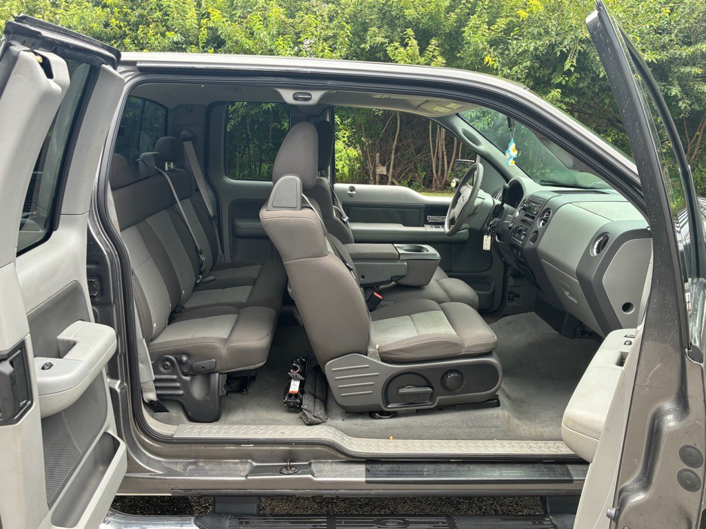 2004 Ford F-150 Image 4