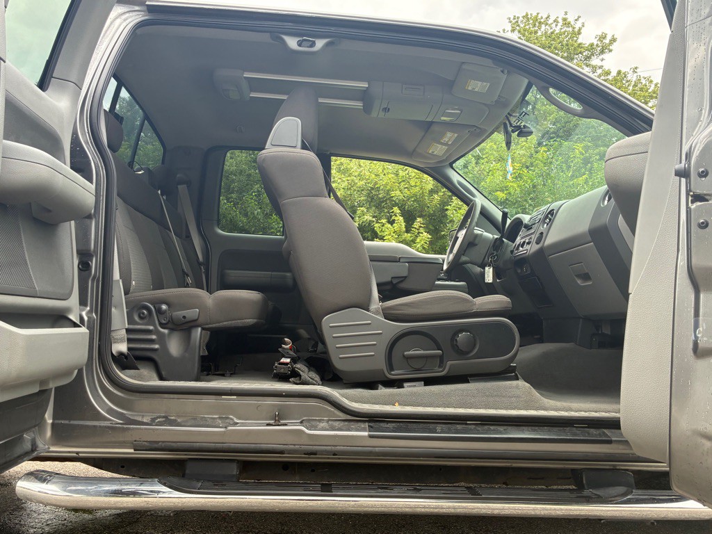 2004 Ford F-150 Image 5