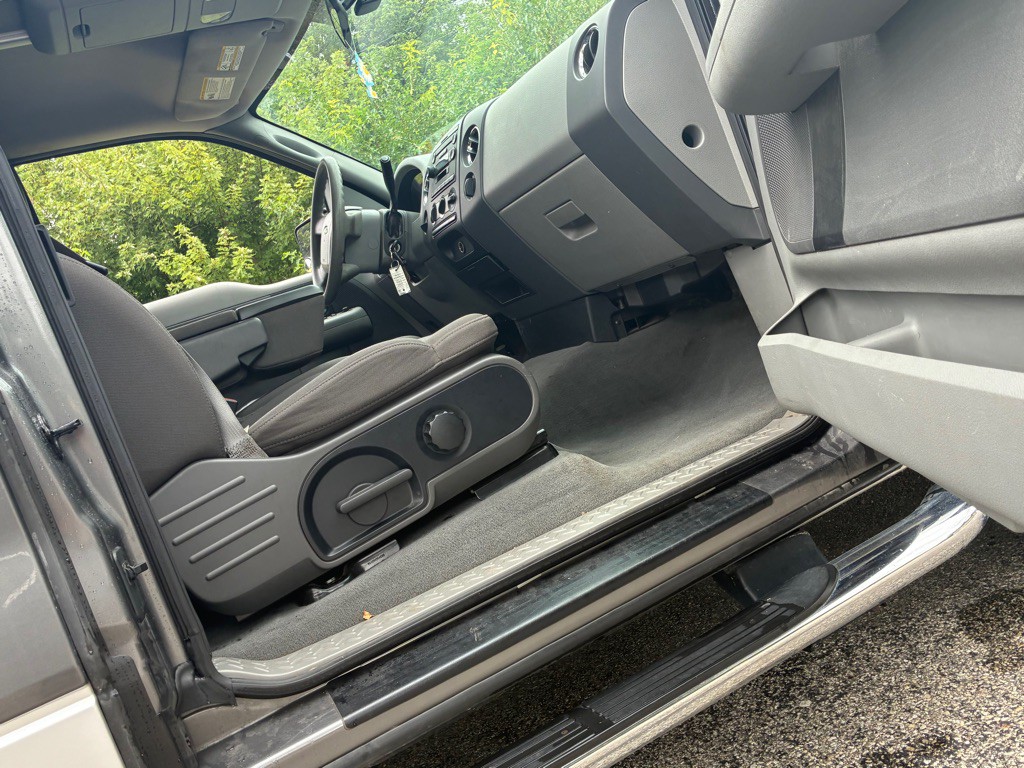 2004 Ford F-150 Image 7