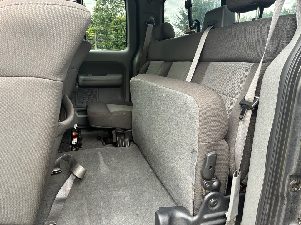 2004 Ford F-150 Image 18