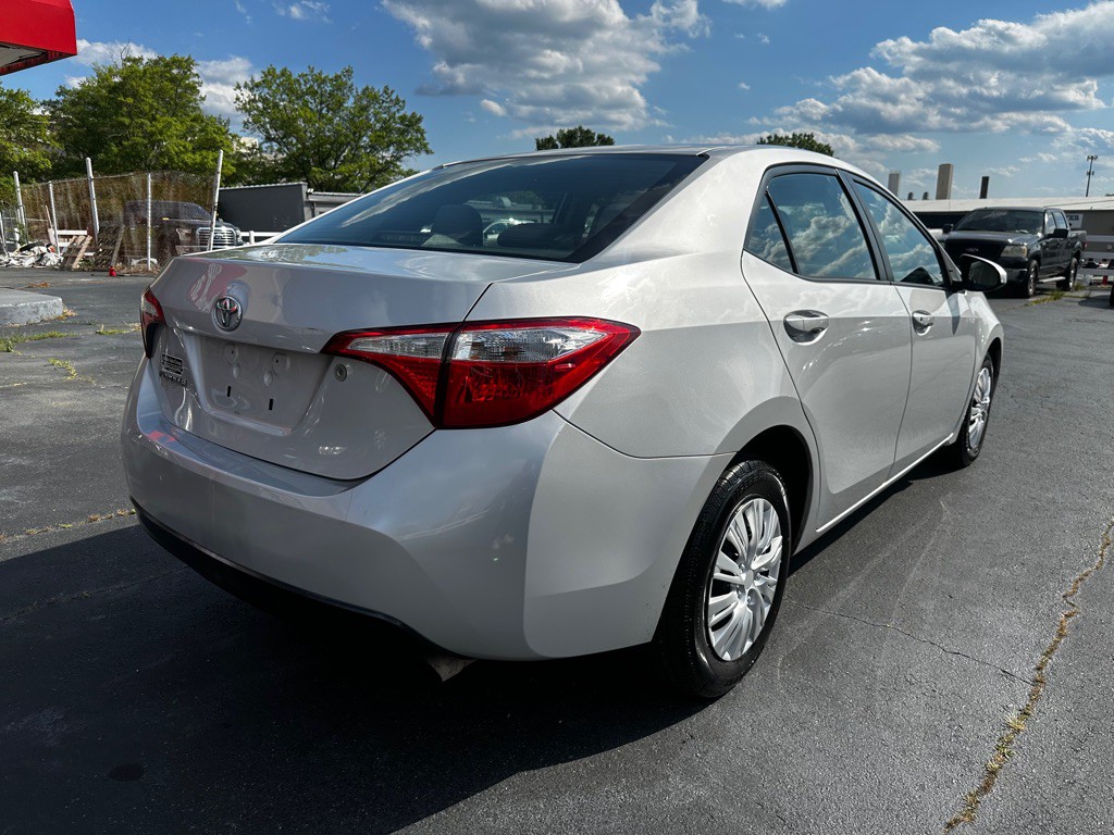 2015 Toyota Corolla Image 7