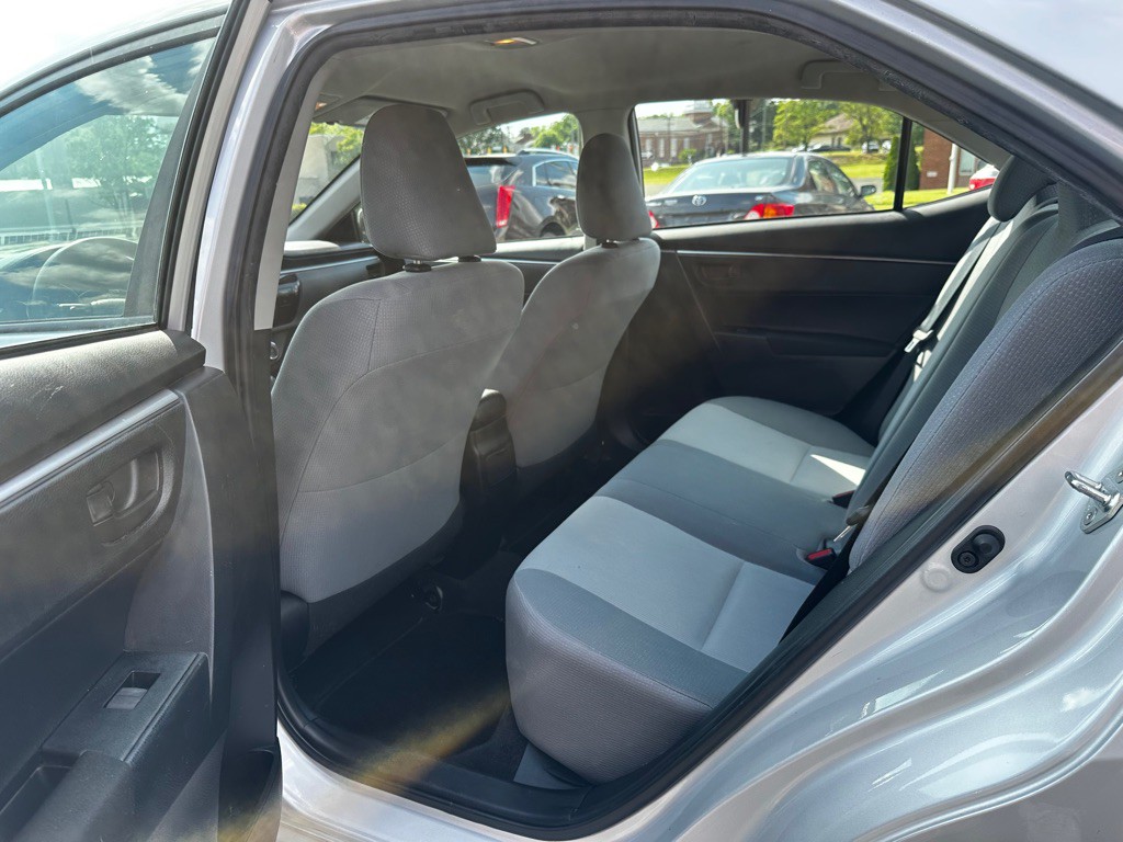 2015 Toyota Corolla Image 9