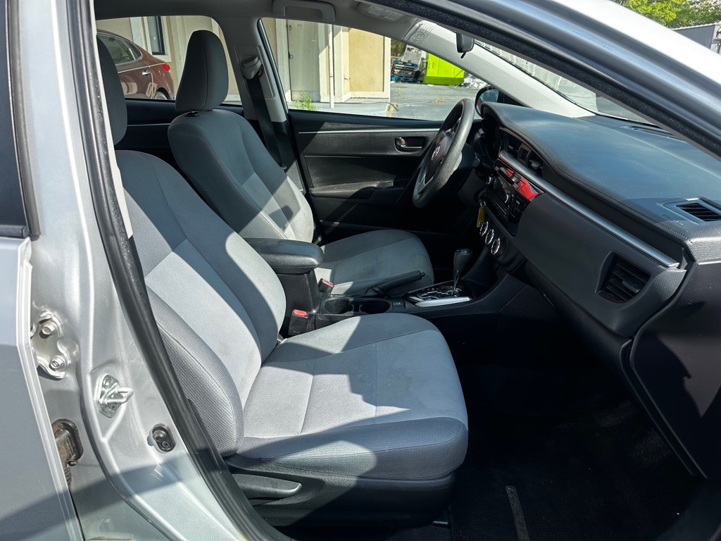 2015 Toyota Corolla Image 10