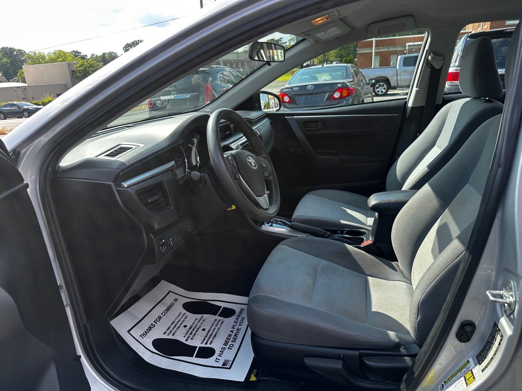 2015 Toyota Corolla Image 11