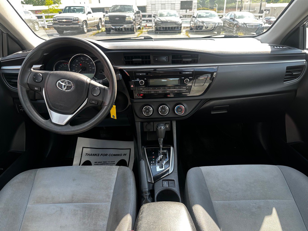 2015 Toyota Corolla Image 12