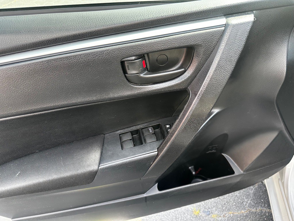 2015 Toyota Corolla Image 13