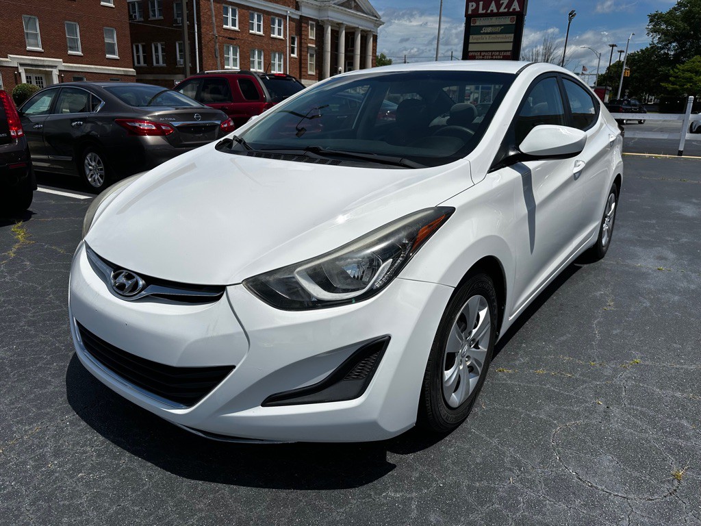 2016 Hyundai Elantra Image 3
