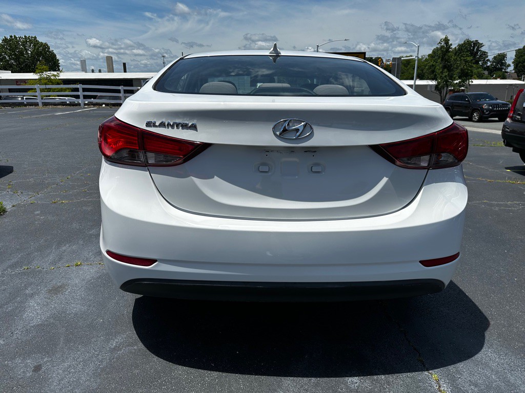 2016 Hyundai Elantra Image 6