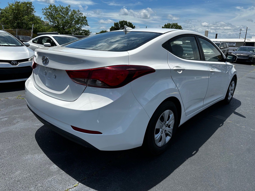 2016 Hyundai Elantra Image 7
