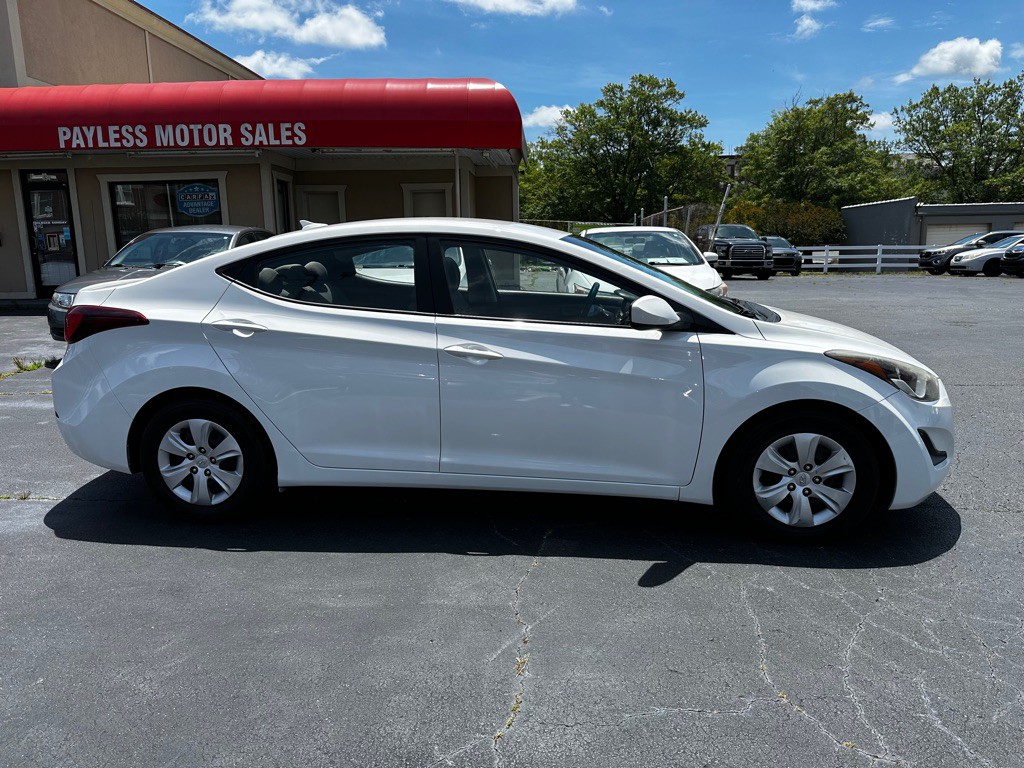 2016 Hyundai Elantra Image 8