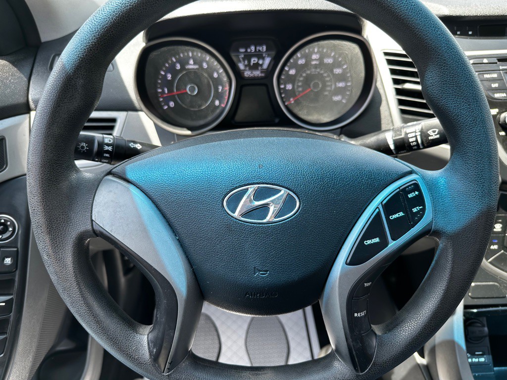 2016 Hyundai Elantra Image 14