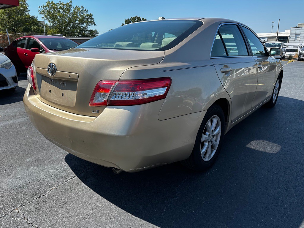 2010 Toyota Camry Image 6