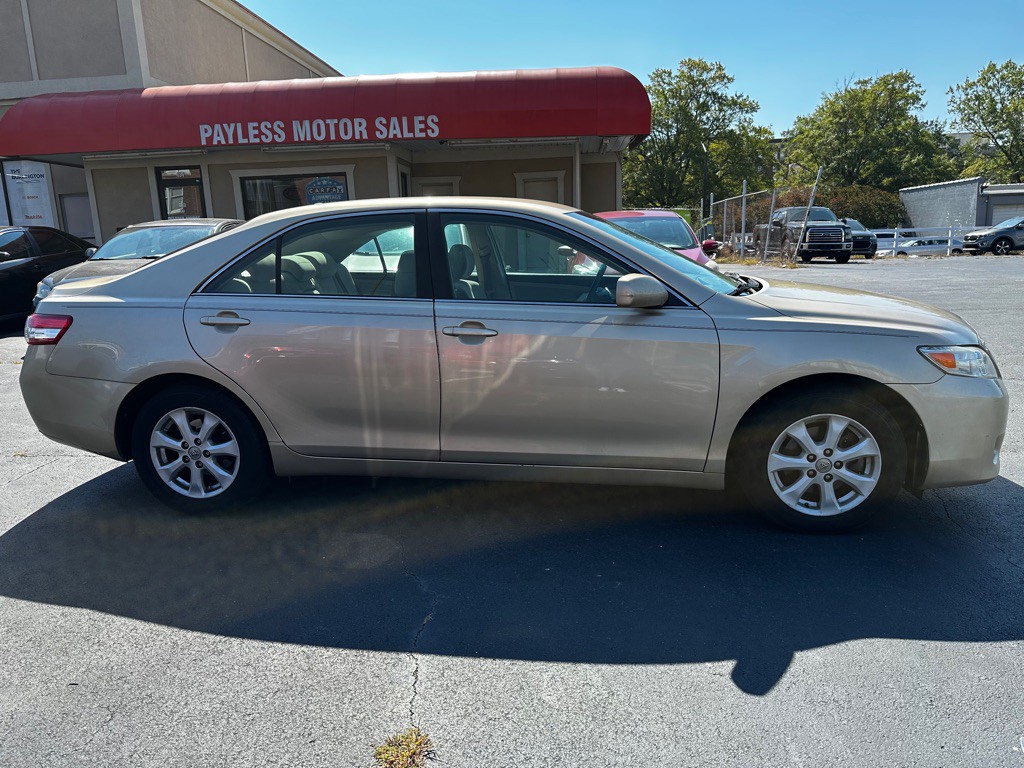 2010 Toyota Camry Image 7