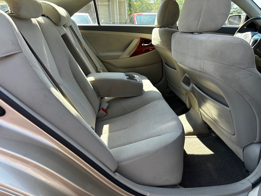 2010 Toyota Camry Image 8