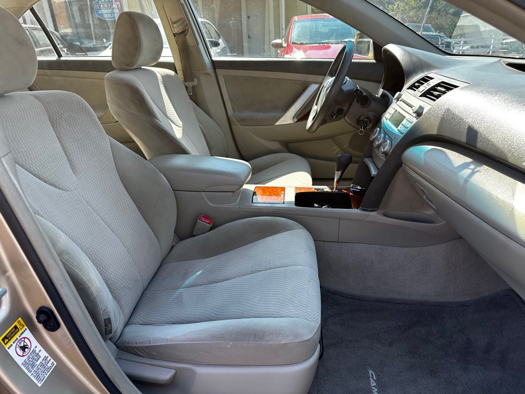 2010 Toyota Camry Image 9
