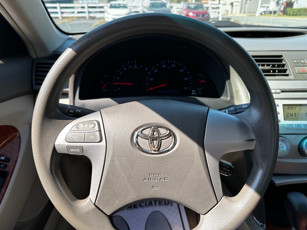 2010 Toyota Camry Image 13