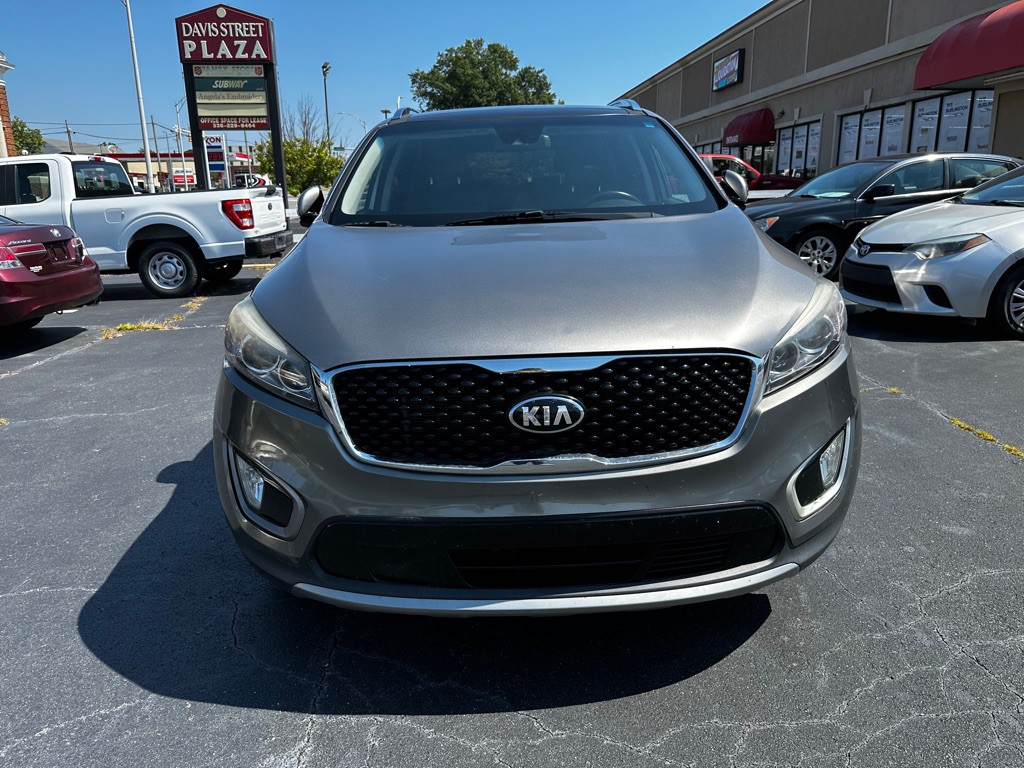 2017 Kia Sorento Image 2
