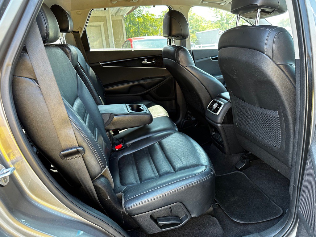 2017 Kia Sorento Image 10