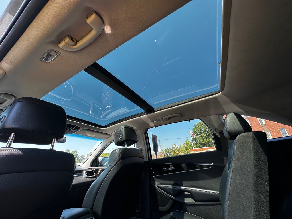 2017 Kia Sorento Image 16