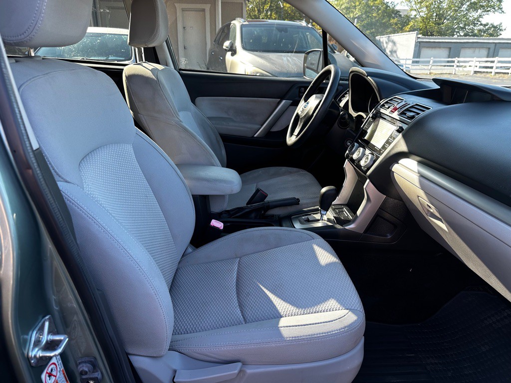 2016 Subaru Forester Image 10