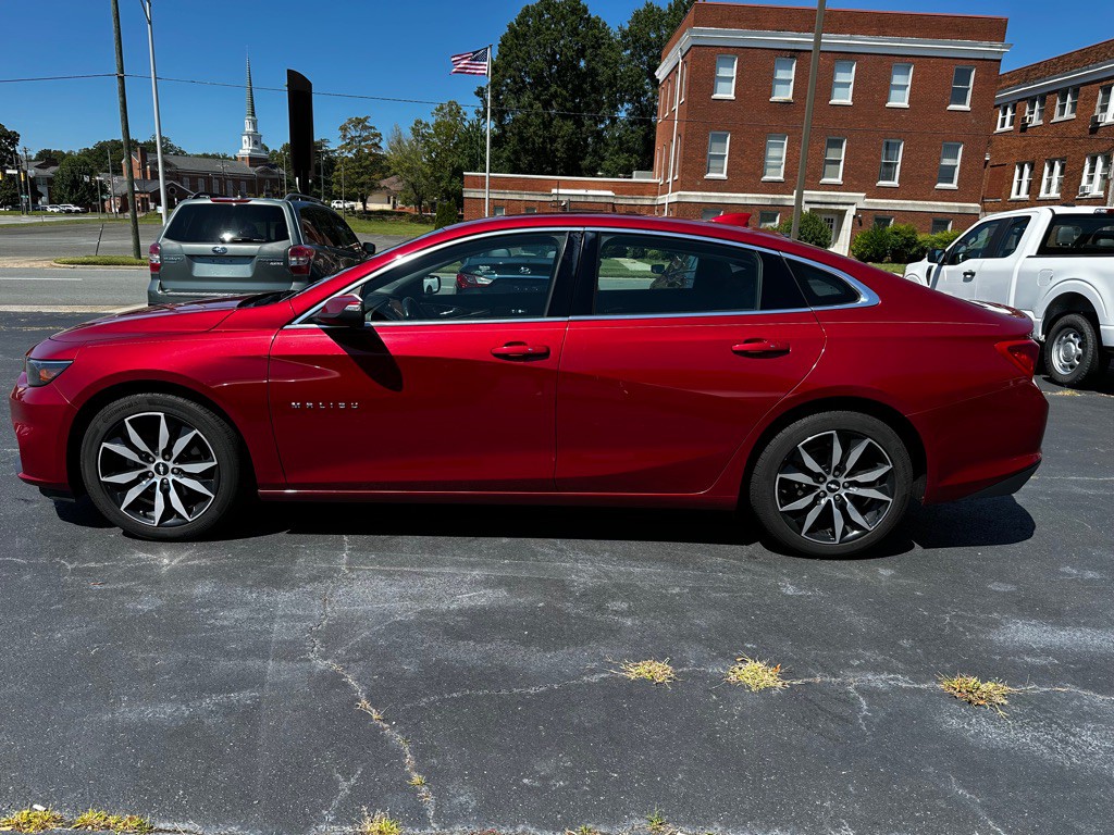 2016 Chevrolet Malibu Image 4