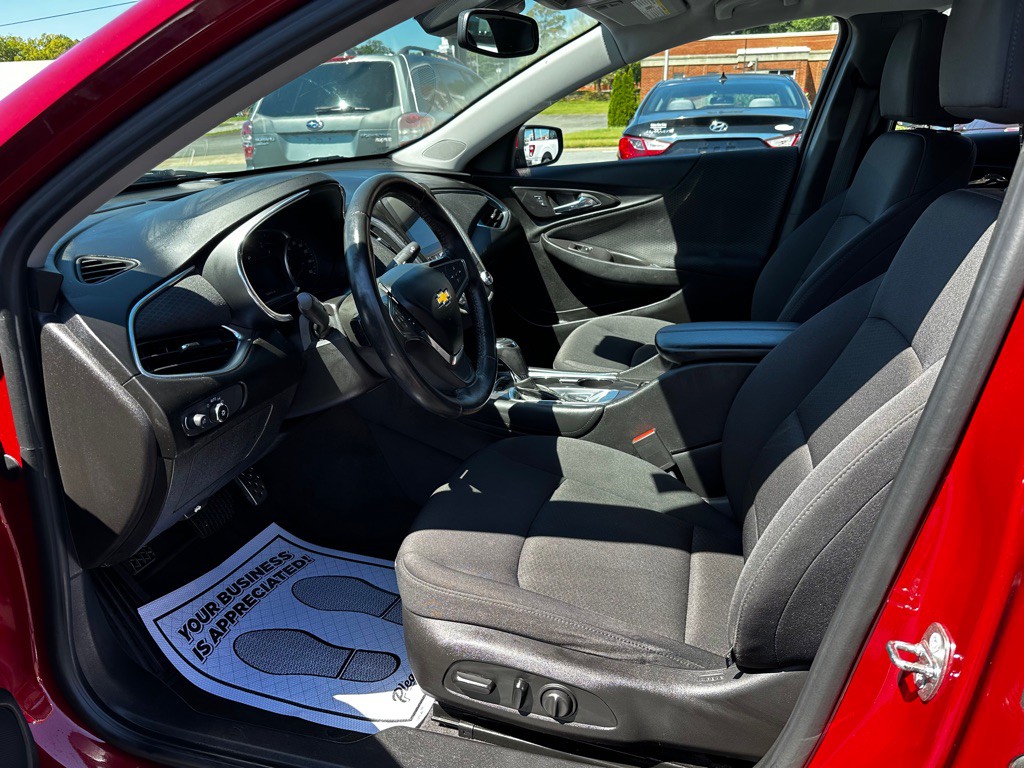 2016 Chevrolet Malibu Image 11