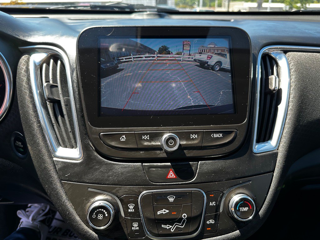 2016 Chevrolet Malibu Image 16