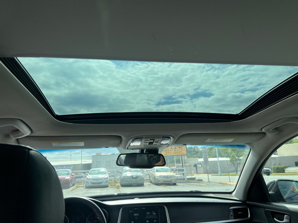 2019 Kia Optima Image 17