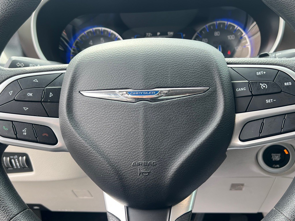 2017 Chrysler Pacifica Image 16