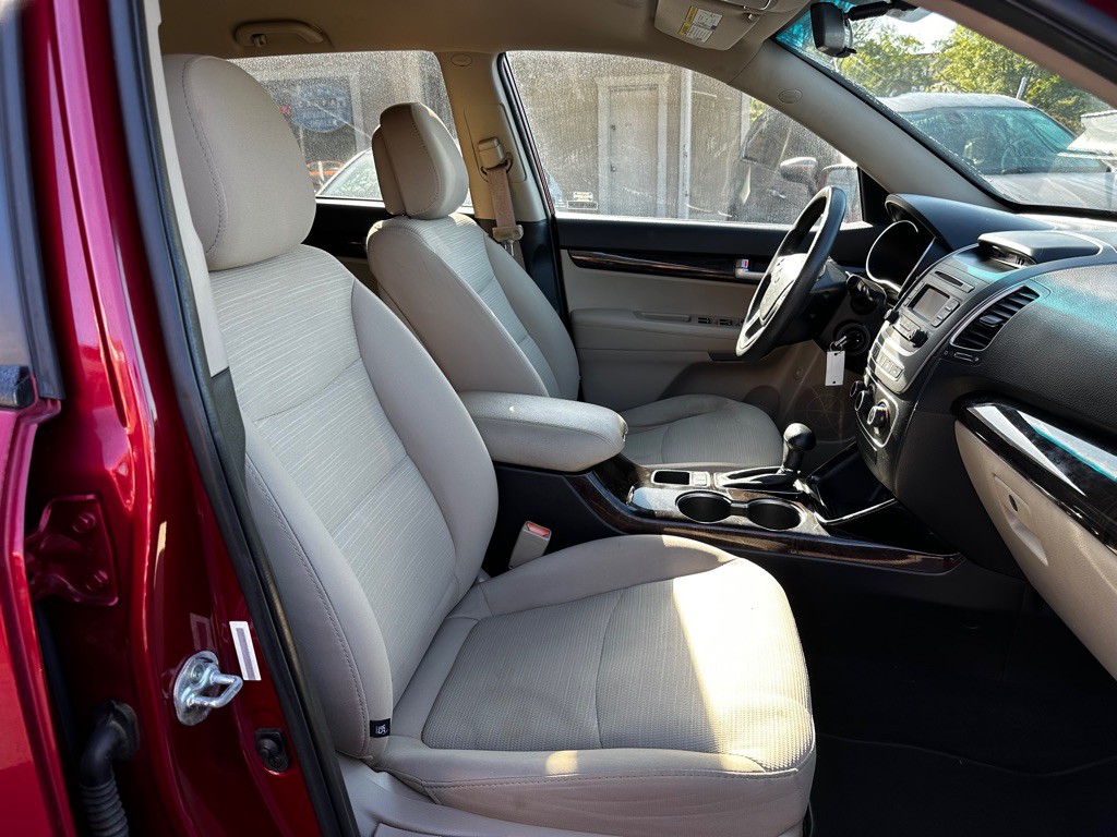 2015 Kia Sorento Image 9