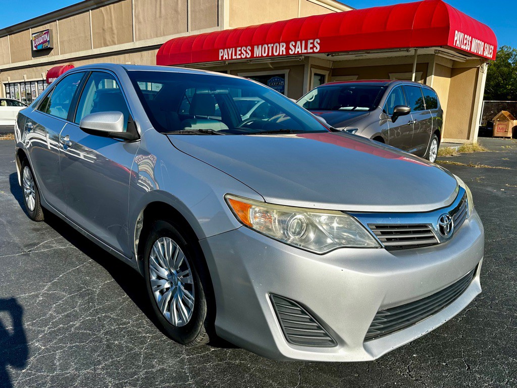 2013 Toyota Camry Image 1