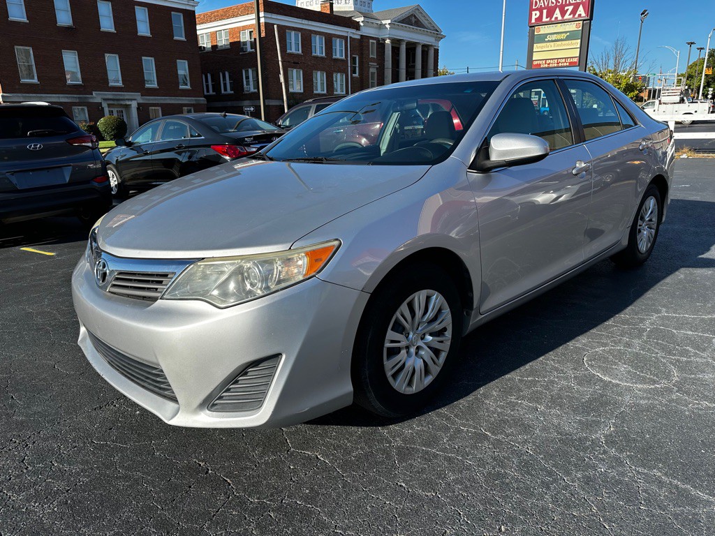 2013 Toyota Camry Image 3
