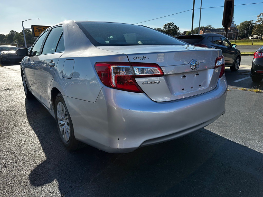 2013 Toyota Camry Image 5