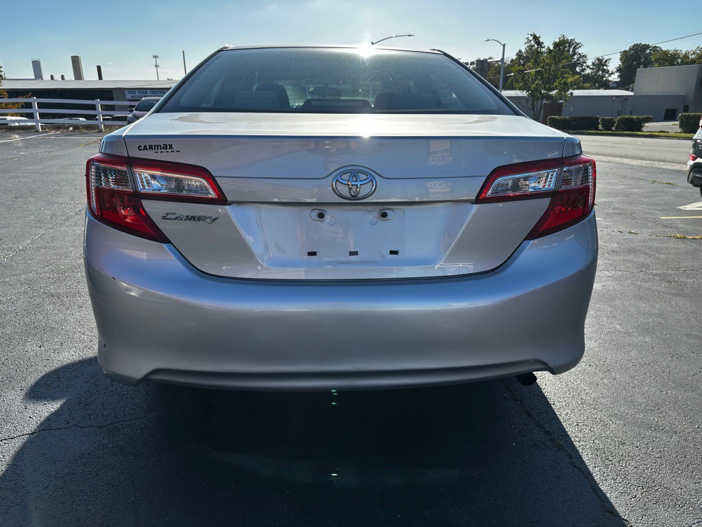 2013 Toyota Camry Image 6