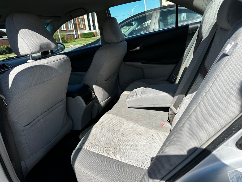 2013 Toyota Camry Image 9