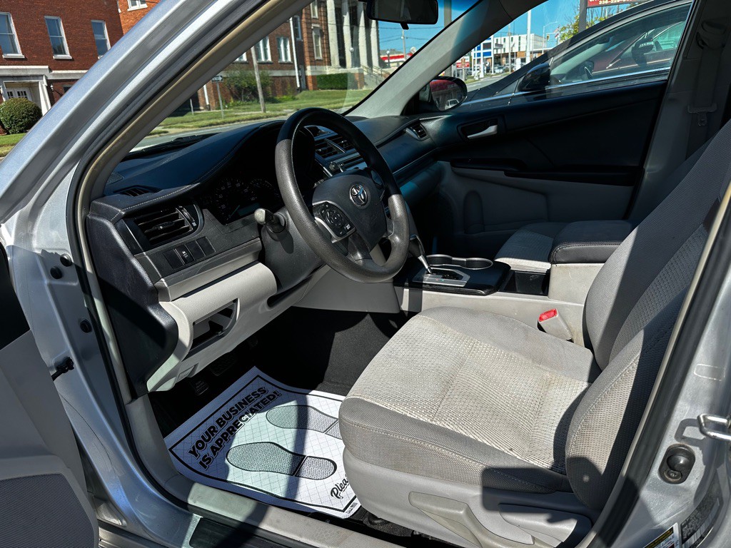2013 Toyota Camry Image 11