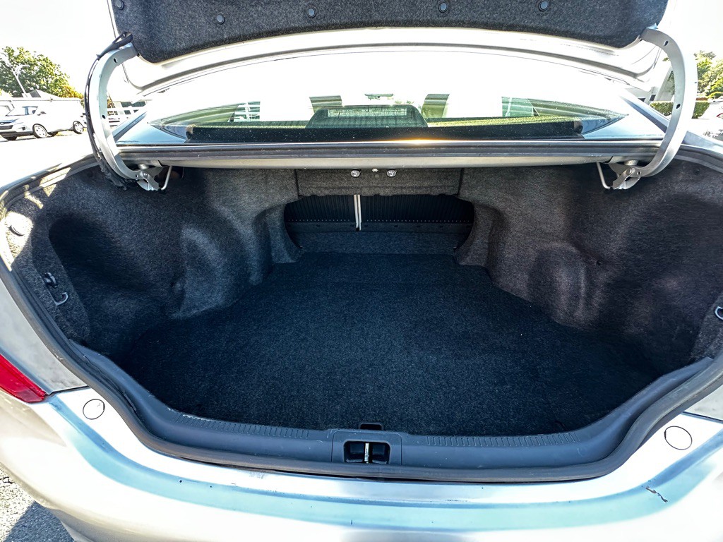 2013 Toyota Camry Image 17