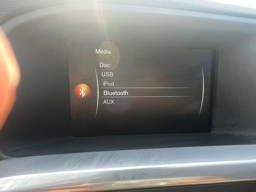 2017 Volvo V60 Image 16