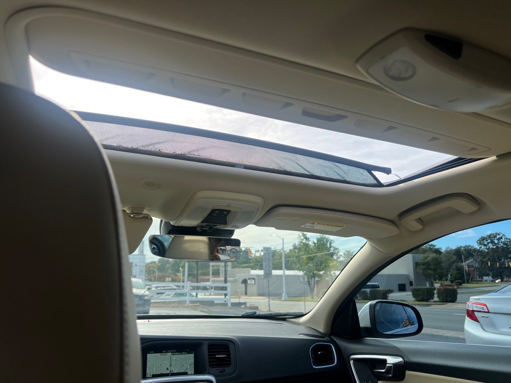 2017 Volvo V60 Image 21