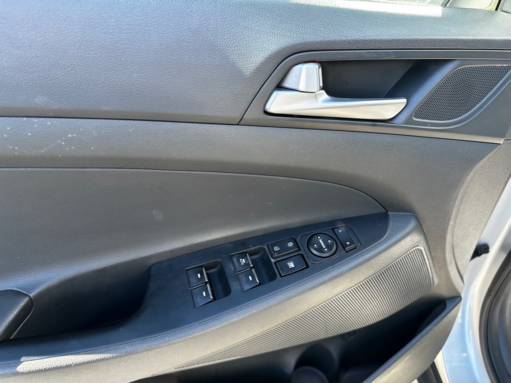 2016 Hyundai Tucson Image 12