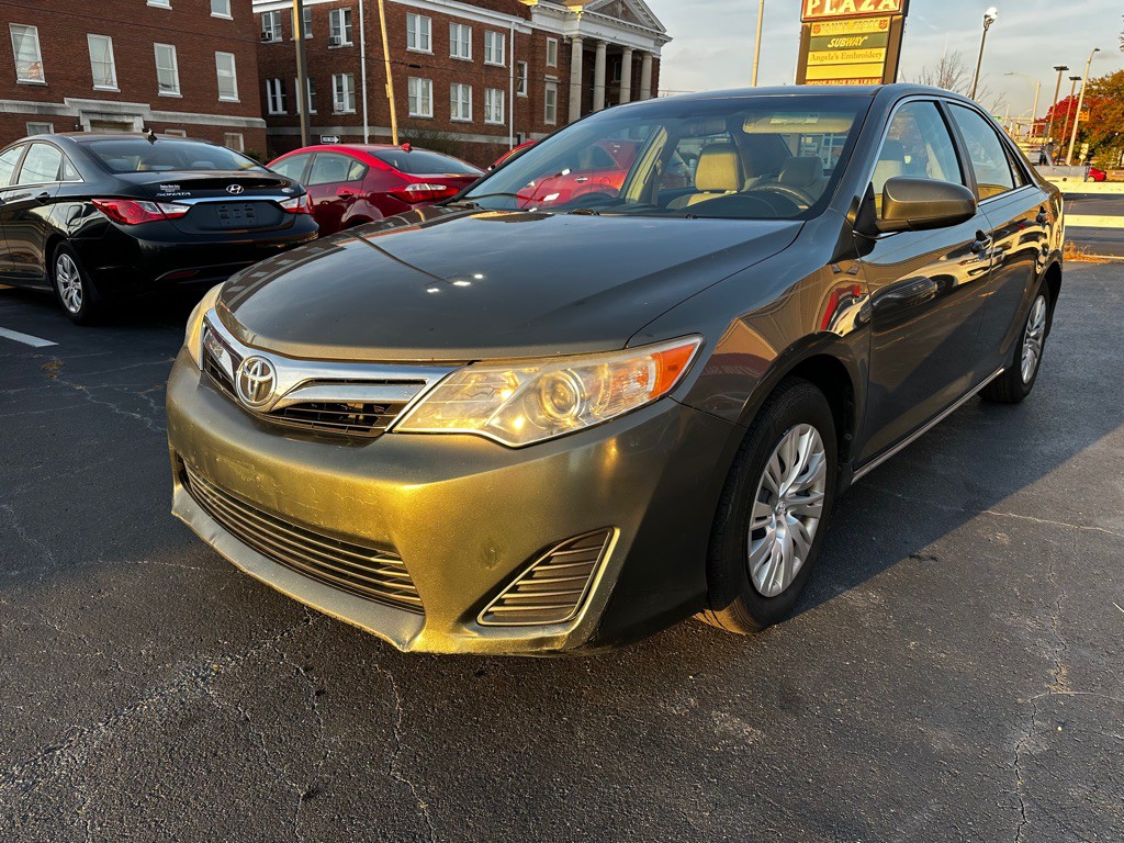 2014 Toyota Camry Image 3