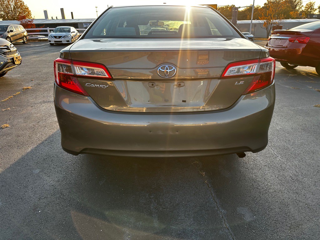2014 Toyota Camry Image 6