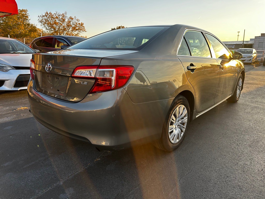 2014 Toyota Camry Image 7