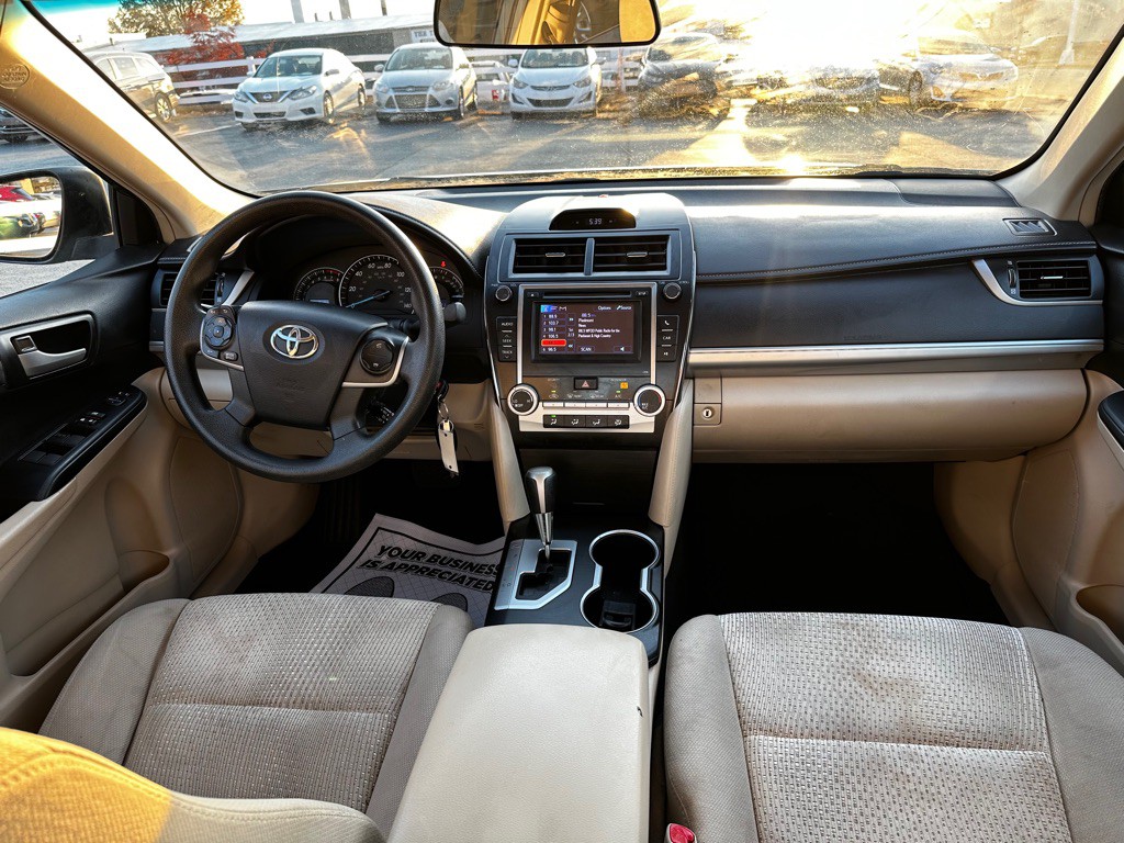 2014 Toyota Camry Image 12