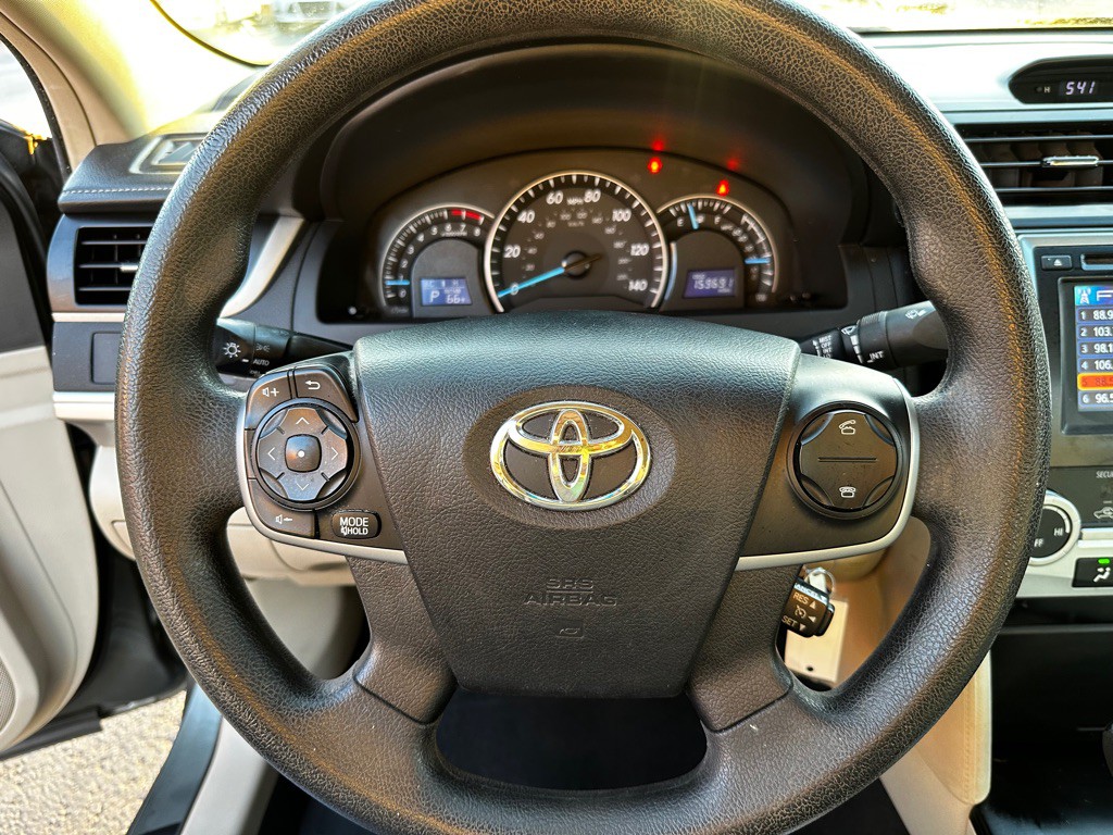 2014 Toyota Camry Image 13