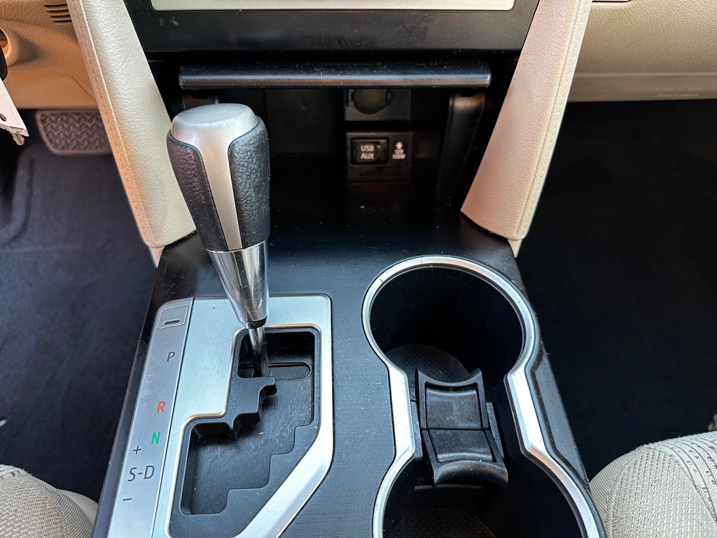 2014 Toyota Camry Image 16